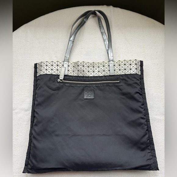 Issey Miyake Pleats Please Gray Tote Bag - Picture 7 of 7